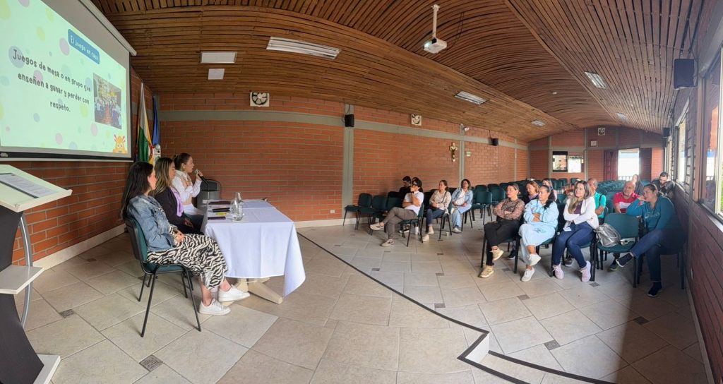 🧩 Foro para Padres: encuentro, reflexión y aprendizaje en comunidad