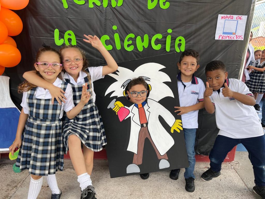 Feria de la Ciencia y la Creatividad 2024: un encuentro lleno de ingenio y aprendizaje🧪🚀